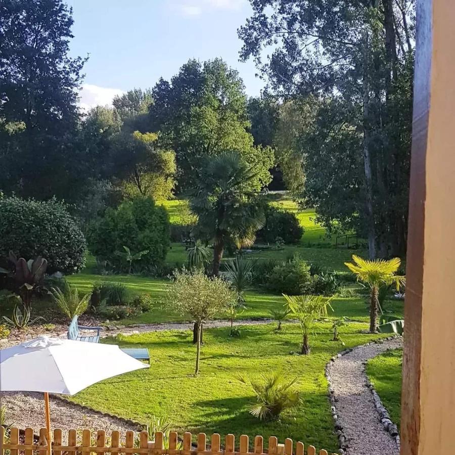 Le Vieux Moulin Gites - A Charming Stone Cottage With Garden View And Seasonal Pool Guégon Dış mekan fotoğraf