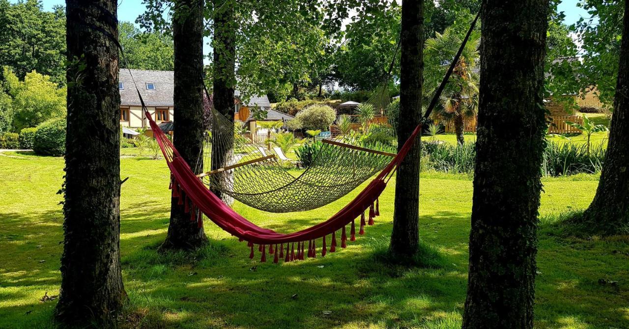 Le Vieux Moulin Gites - A Charming Stone Cottage With Garden View And Seasonal Pool Guégon Dış mekan fotoğraf