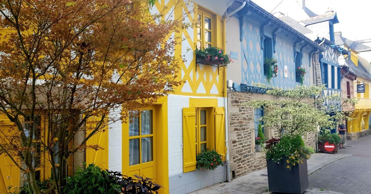 Le Vieux Moulin Gites - A Charming Stone Cottage With Garden View And Seasonal Pool Guégon Dış mekan fotoğraf