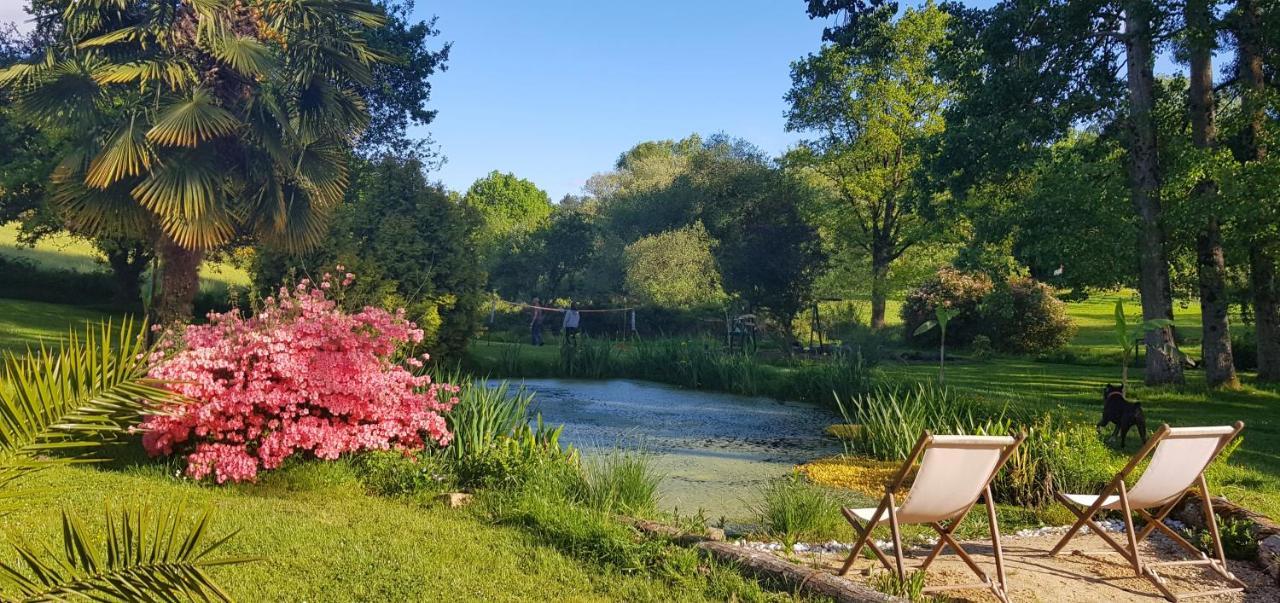 Le Vieux Moulin Gites - A Charming Stone Cottage With Garden View And Seasonal Pool Guégon Dış mekan fotoğraf