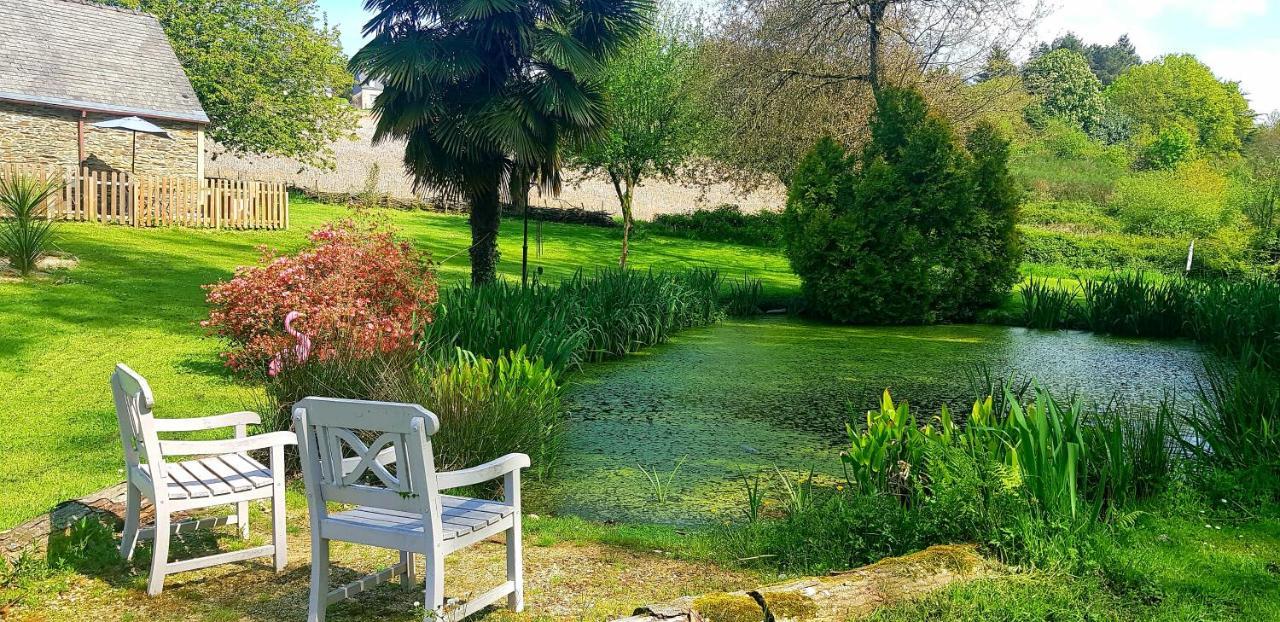 Le Vieux Moulin Gites - A Charming Stone Cottage With Garden View And Seasonal Pool Guégon Dış mekan fotoğraf